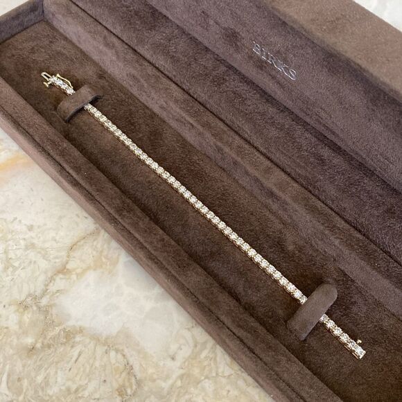 5.10 Carat Diamond Tennis Bracelet 14K Yellow Gold $17,000 Appraisal - Picture 10 of 12